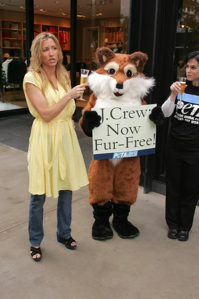 Heather Mills McCartney con Lisa Lange de Peta — Foto de Stock