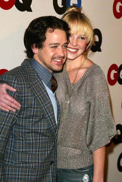 T.r. knight en katherine heigl — Stockfoto