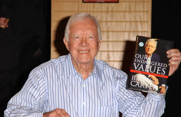 Puheenjohtaja Jimmy Carter Book Allekirjoitus — kuvapankkivalokuva