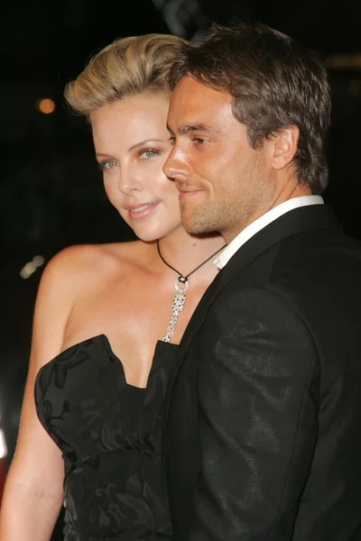 Charlize Theron e Stuart Townsend — Fotografia de Stock