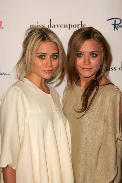 Ashley Olsen, Mary-Kate Olsen — Zdjęcie stockowe