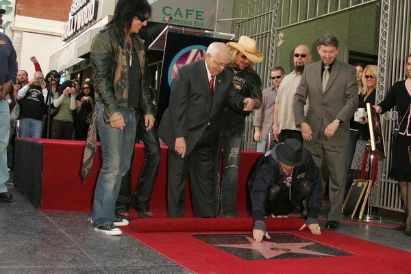 Motley crue ile johnny gubler leron ve hibe