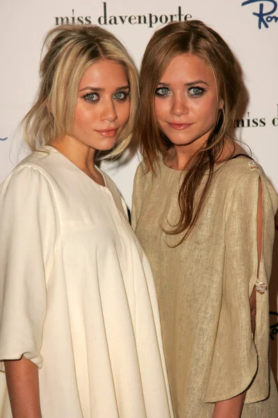 Ashley Olsen, Mary-Kate Olsen — Stock fotografie