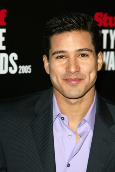 Mario Lopez and friend at the 1st Annual Stuff Style Awards — Stockfoto
