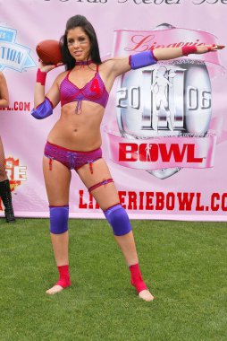 iç çamaşırı kase III kick-off