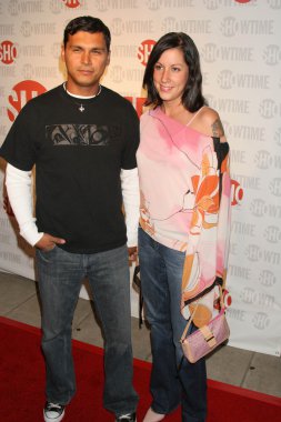 adam plaj ve arkadaş showtime emmy sonrası partisi, eyer ahır chop house, west hollywood, ca 09-18-05