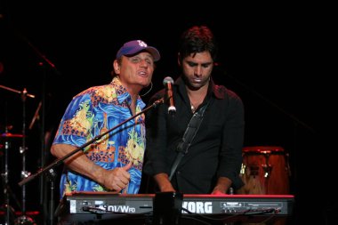 katrina yardım konseri k-dünya ve klsx tarafından barındırılan