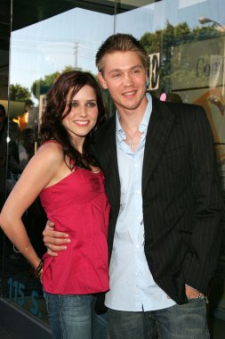Sophia bush ve chad michael murray