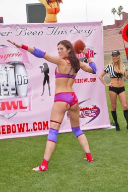 Adrianne curry, iç çamaşırı kase III vuruşu ünlü oyun kurucu fotoğraf çekmek, özel bir yere, long beach, ca 05-27-05