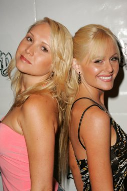 alana köri ve katie lohmann, jelessy toplama yaz parti. Cabana kulübü, hollywood, ca. 08-17-05