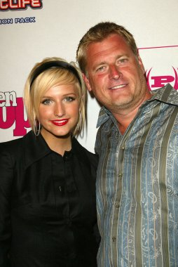 Ashlee Simpson, Joe Simpson