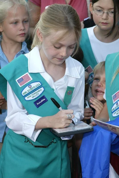 Dakota Fanning Girl Scouts Of The USA Induction — Zdjęcie stockowe