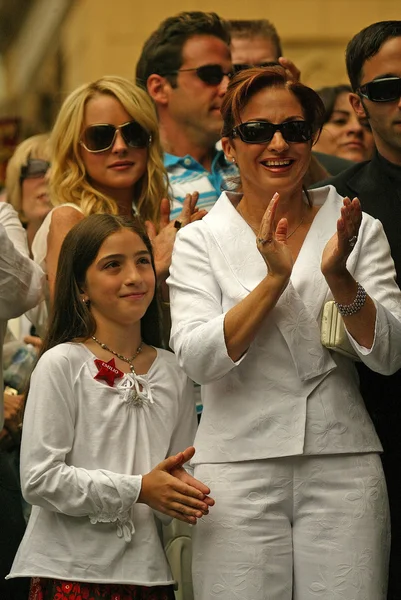 Emilio estefan geëerd met een ster op de hollywood walk van roem — Stockfoto