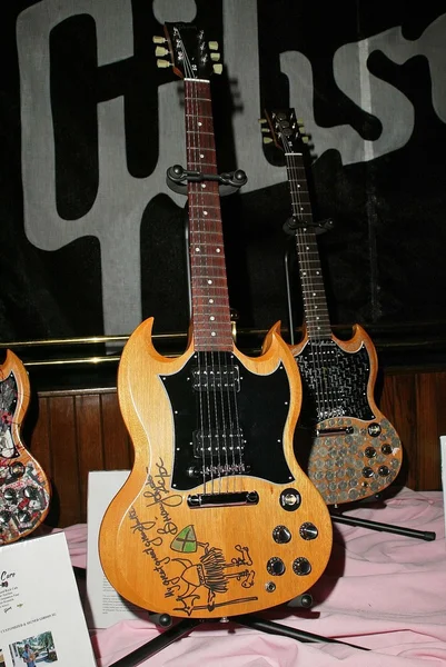 Rock The Cure Celebridade Guitarras Decoradas — Fotografia de Stock