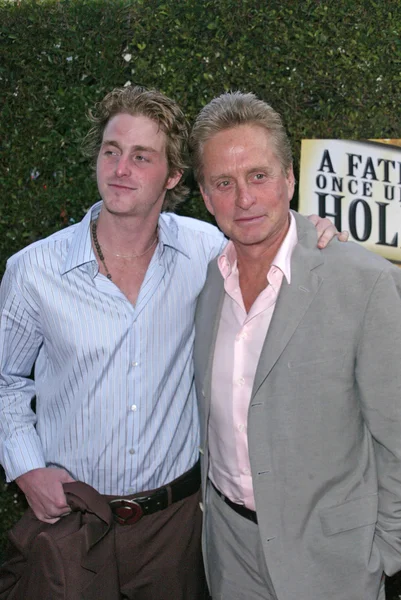 La premierjén "egy apa... egy fia. egyszer atime Hollywoodban" — Stock Fotó