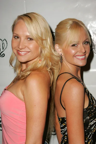 Alana Curry e Katie Lohmann na Jelessy Collection Summer Party. Clube Cabana, Hollywood, CA. 08-17-05 — Fotografia de Stock