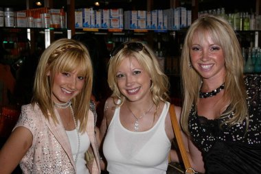 Ashley Tisdale, Courtney Peldon, Jennifer Tisdale