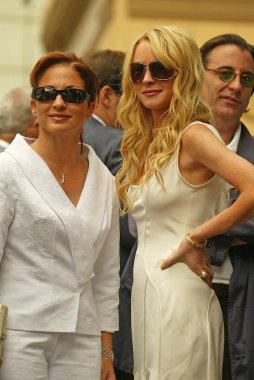 Gloria estefan ve lindsay lohan