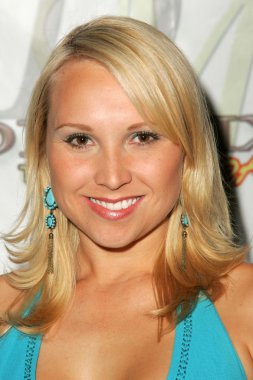 açılış dermix tıbbi spa adlı alana köri. dermix tıbbi spa, toluca lake, ca. 09-29-05