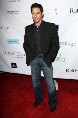 Raffles l'ermitage yıldönümü ve emmy parti tekme