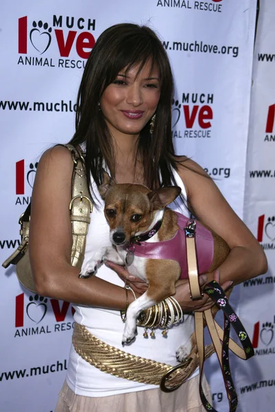 Kelly Hu a Much Love Animal Rescues quarta annuale Celebrity Comedy Benefit. Laugh Factory, Los Angeles, CA. 08-10-05 — Foto Stock