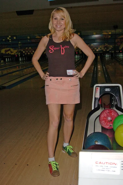 Alana curry på bowling för skäller, pickwick bowlinghall, burbank, ca 06-05-05 — Stockfoto