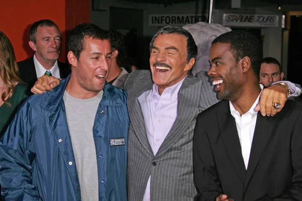 Adam Sandler, Burt Reynolds és Chris Rock, a a leghosszabb udvar ősbemutató, Graumans kínai Színház, Hollywood, Ca, 05 / 19 / 05 — Stock Fotó