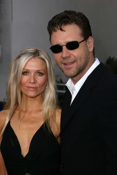 Russell Crowe y su esposa Danielle Spencer — Foto de Stock