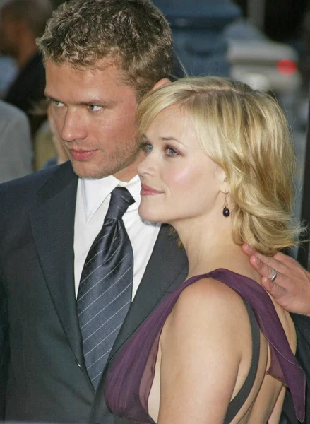 Ryan Phillippe and Reese Witherspoon — Stock Photo, Image