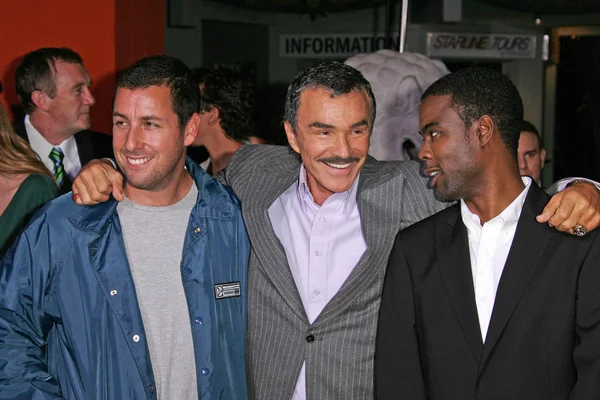 Adam Sandler, Burt Reynolds and Chris Rock at the The Longest Yard World Premiere, Graumans Chinese Theatre, Hollywood, CA 05-19-05 — Stock Photo, Image