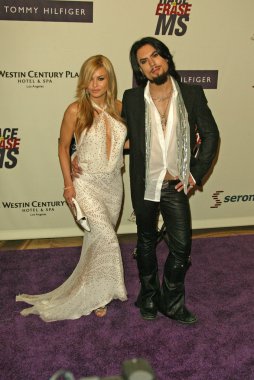 Carmen electra ve david m. navarro
