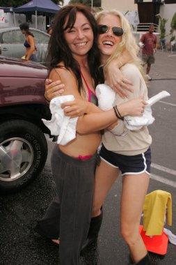 ünlü bikini kasırga Rölyef Oto yıkama