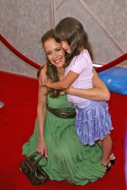 Kelly preston gök yüksek, el capitan, hollywood, ca 07-24-05 dünya galasında