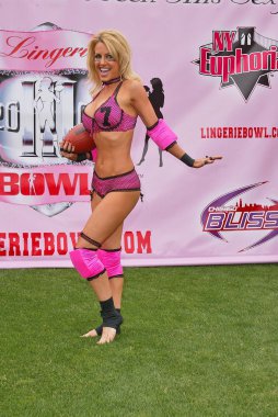 iç çamaşırı kase III kick-off