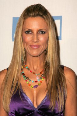 PETA'ın 25th anniversary gala ve insani ödül gösterisi