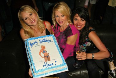 alana köri, barbara moore ve devin devasquez alana currys birthday bash, spider club, hollywood, ca 05-04-05