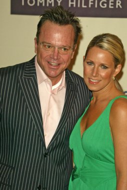 Tom arnold ve shelby roos