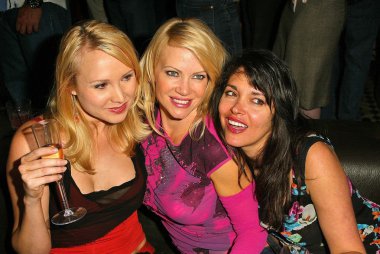 alana köri, barbara moore ve devin devasquez alana currys birthday bash, spider club, hollywood, ca 05-04-05