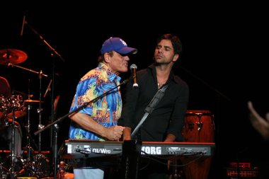 katrina yardım konseri k-dünya ve klsx tarafından barındırılan