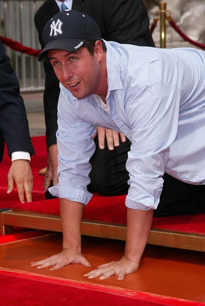 Adam Sandler at Sandlers Hand and Foot Print Ceremoney at the Chinese Theater, Hollywood, CA 05-17-05 — Stock Photo, Image