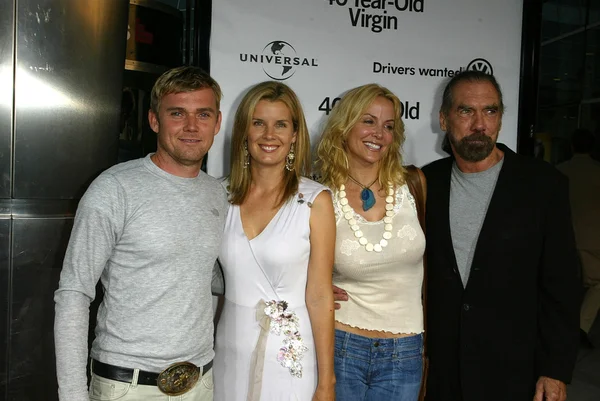 Rick schroder met john paul dejoria — Stockfoto