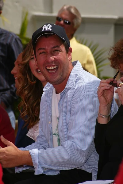 Adam Sandler no Sandlers Hand and Foot Print Ceremoney no Chinese Theater, Hollywood, CA 05-17-05 — Fotografia de Stock