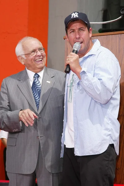 Adam sandler handen en voeten afdrukken ceremonie — Stockfoto