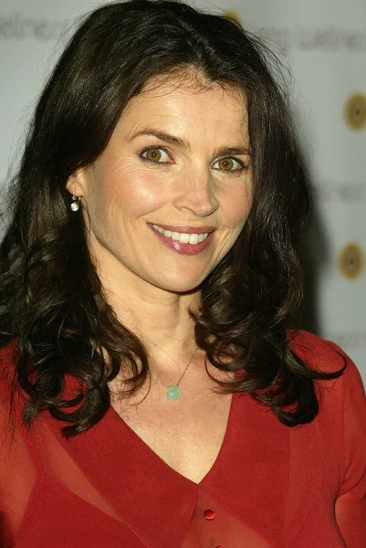 Порно брюнетка үлкен кеуделер қырынбаған Порно орыс өз кеудесін жалайды