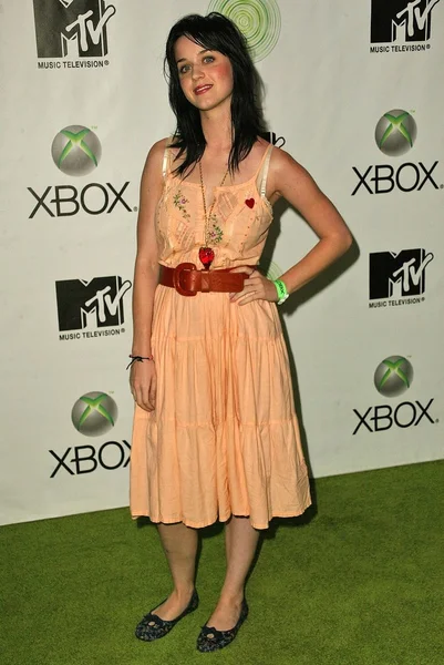 Katie Perry at the unveiling of XBOXs Next Generation Console, Avalon, Hollywood, CA 05-05-05 — Stock Photo, Image