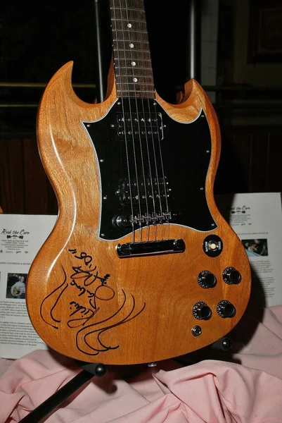 Guitarra decorada de Richie Samboura — Fotografia de Stock