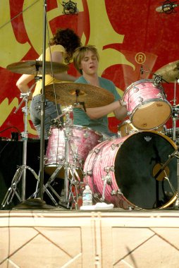 Jesse Mccartney Milton Bradley'nın Twister hamle oyun teşvik etmektedir.