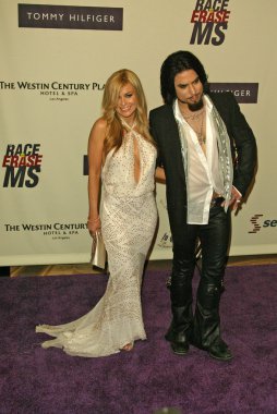 Carmen electra ve david m. navarro