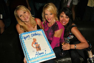 alana köri, barbara moore ve devin devasquez alana currys birthday bash, spider club, hollywood, ca 05-04-05