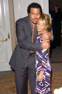 Girlz Hood Öğle Yemeği